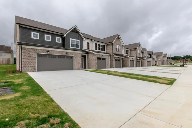 a view of building with yard