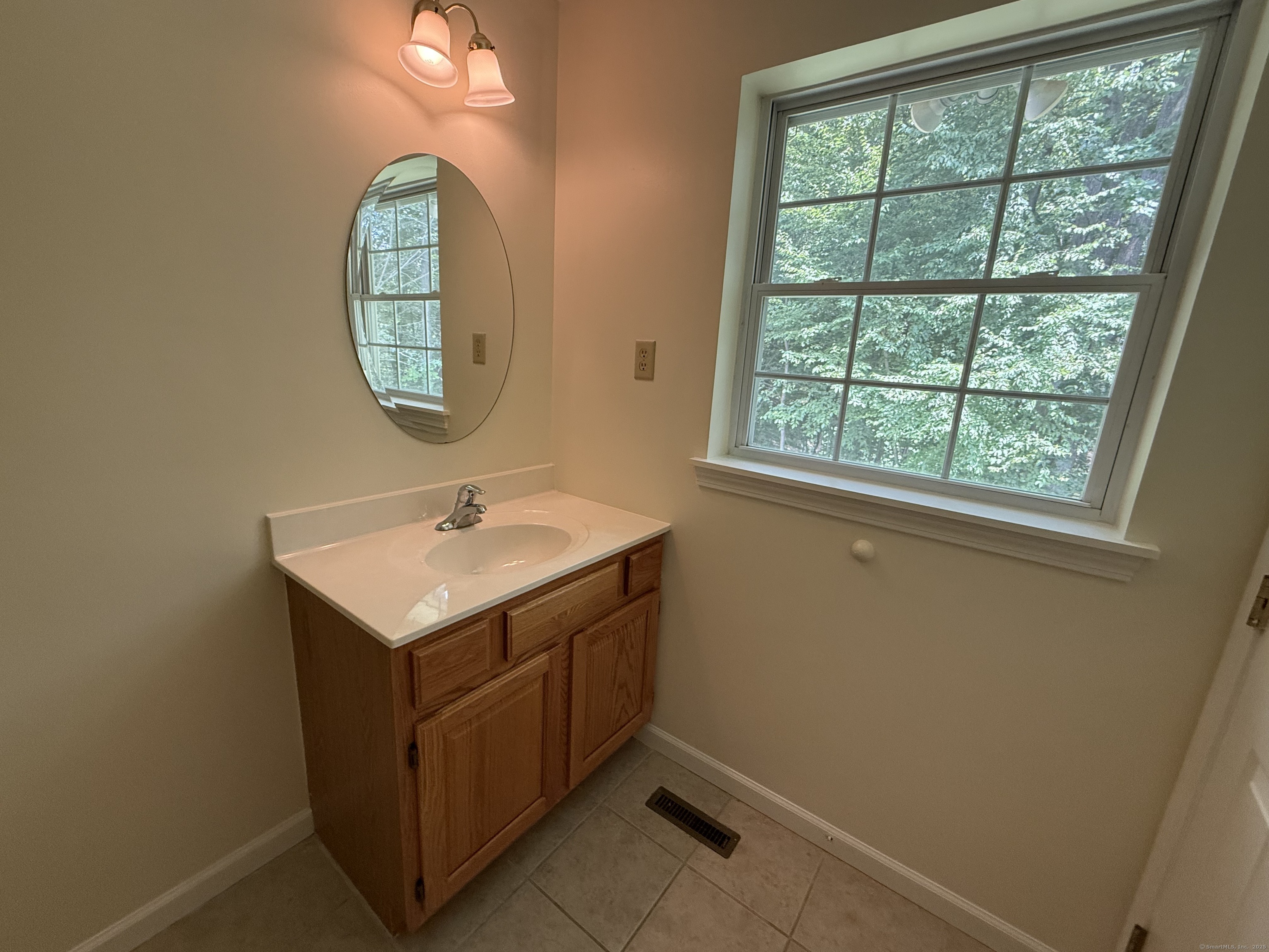 183 Osborn Road Naugatuck, CT 06770 - Photo 15 of 33