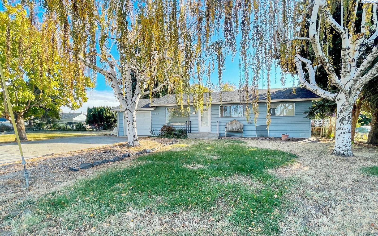 200 East Bonnieview Road Grandview, WA 98930 - Photo 1 of 23 Gallery Image 1