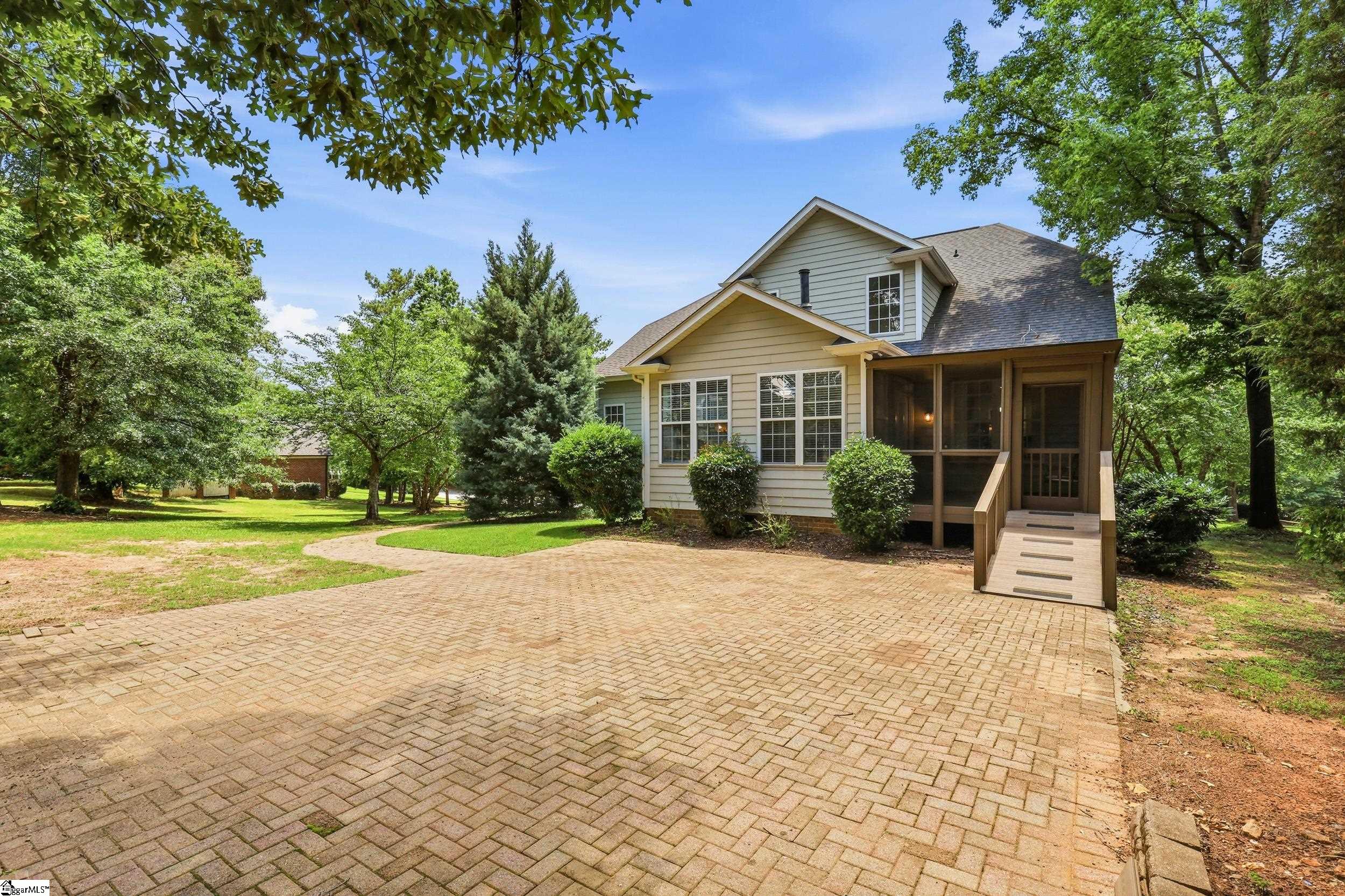 100 Yorkswell Lane Greenville, SC 29607 - Photo 28 of 33