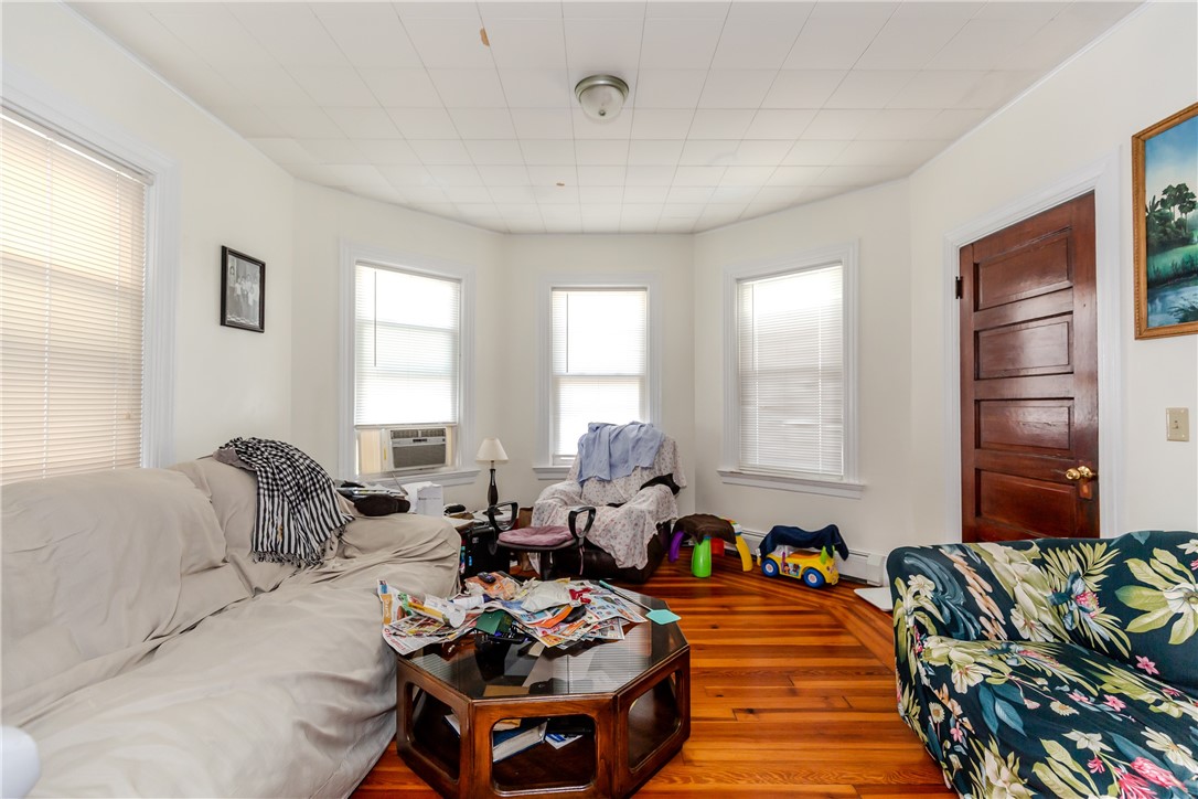 35 Humes Street Providence, RI 02907 - Photo 4 of 49