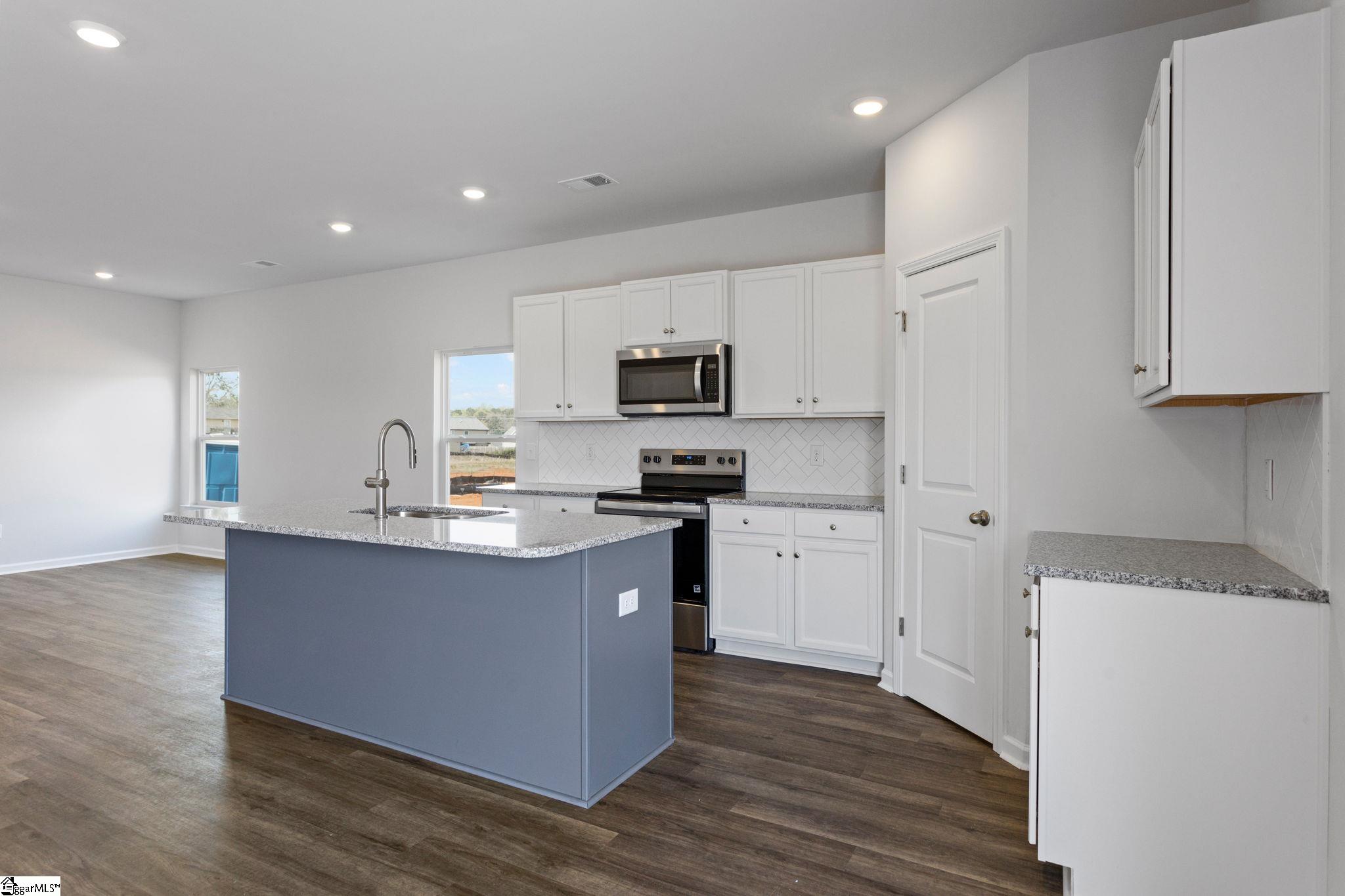 135 Cedar Shoals Easley, SC 29640 - Photo 10 of 35