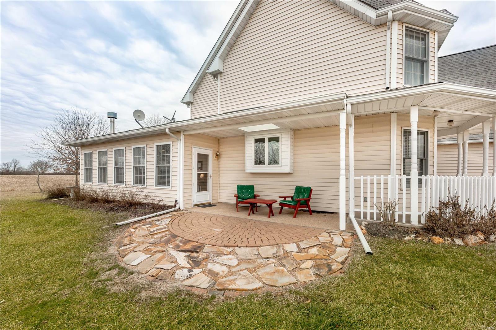 5437 Hazel Road Edwardsville, IL 62025 - Photo 3 of 19