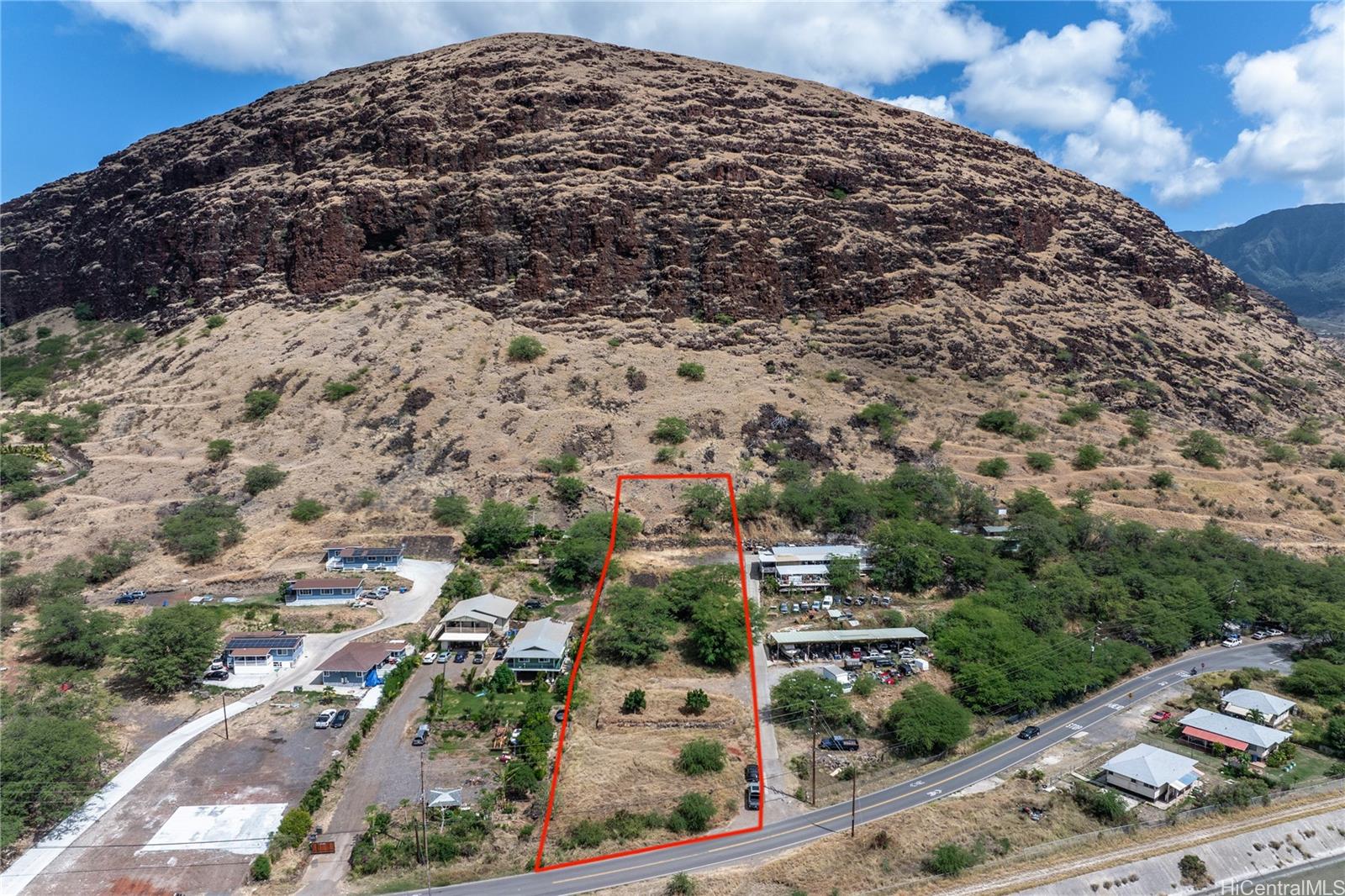 86-174 Mailiilii Road Waianae, HI 96792 - Photo 4 of 4 a view of a large building