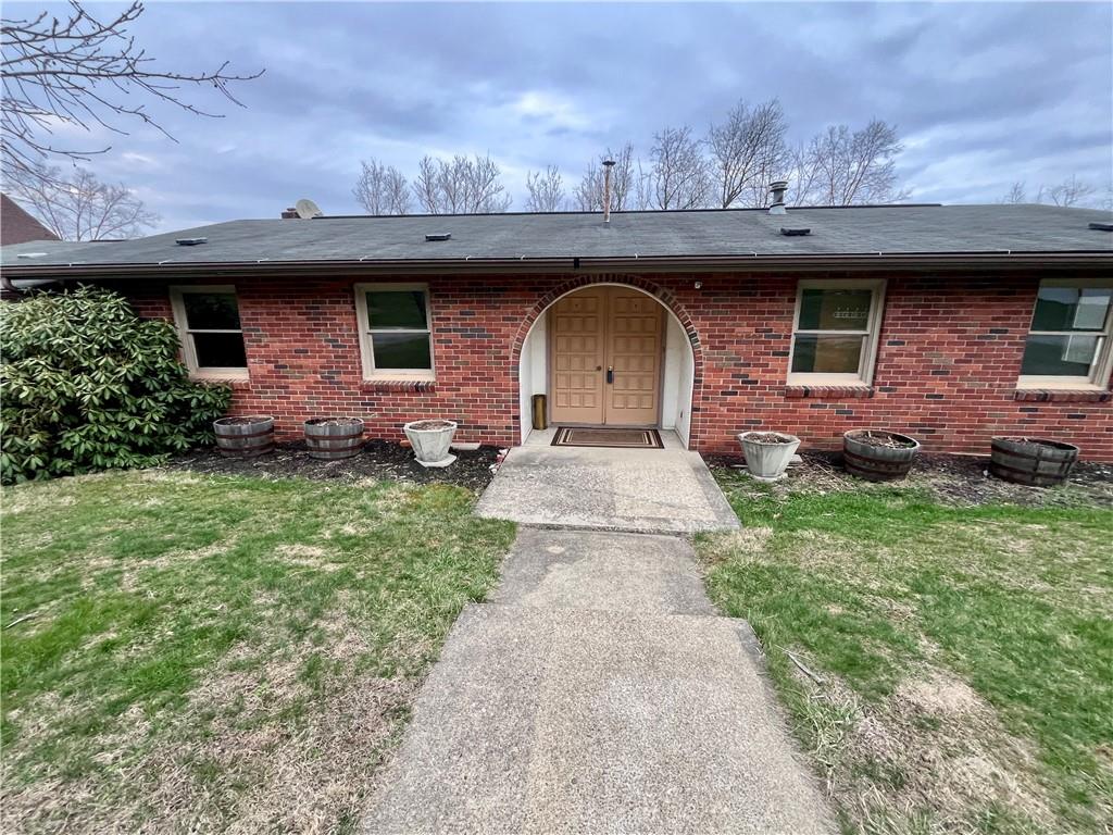 218 Locust Street Rural Valley, PA 16249 - Photo 2 of 35