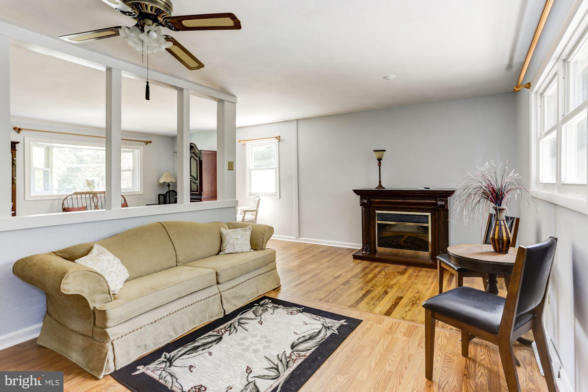 1531 Long Point Road Pasadena, MD 21122 - Photo 11 of 33 Lots of Natural Light