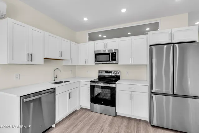 $2,575 | 19 Carr Avenue, Unit 408, Keansburg, NJ 07734