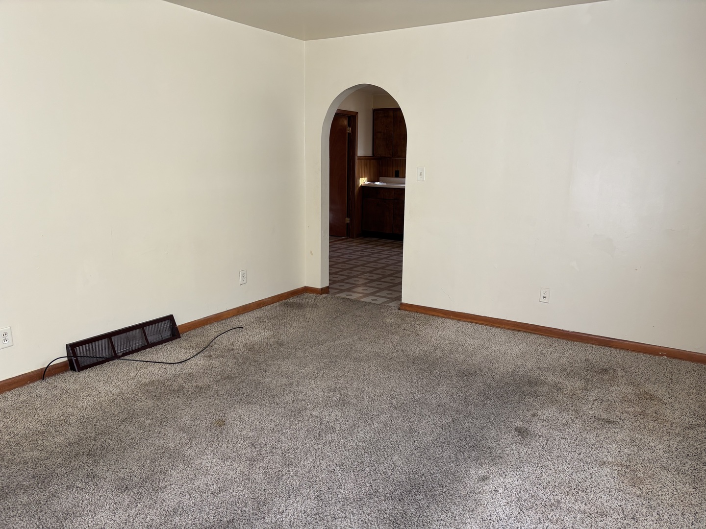 917 Johnson Street Streator, IL 61364 - Photo 7 of 17 a view of a room with a hanging space