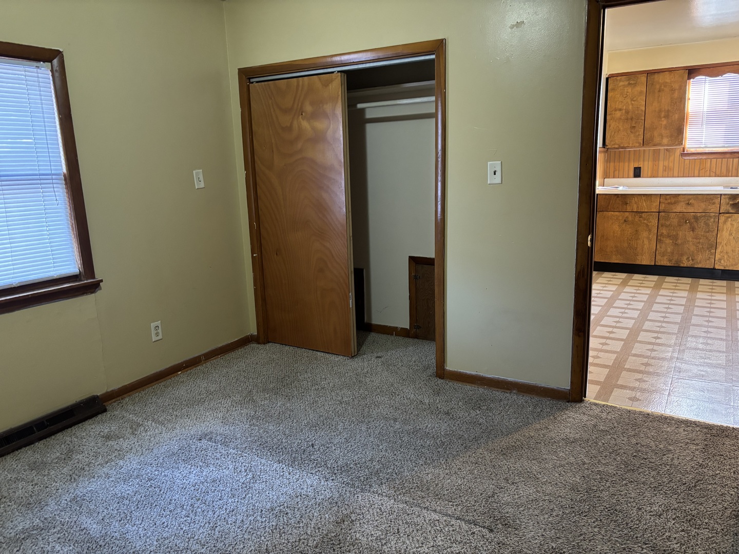 917 Johnson Street Streator, IL 61364 - Photo 10 of 17 a view of an empty room