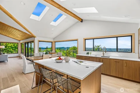 $2,150,000 | 12303 206th Place Southeast, Issaquah, WA 98027