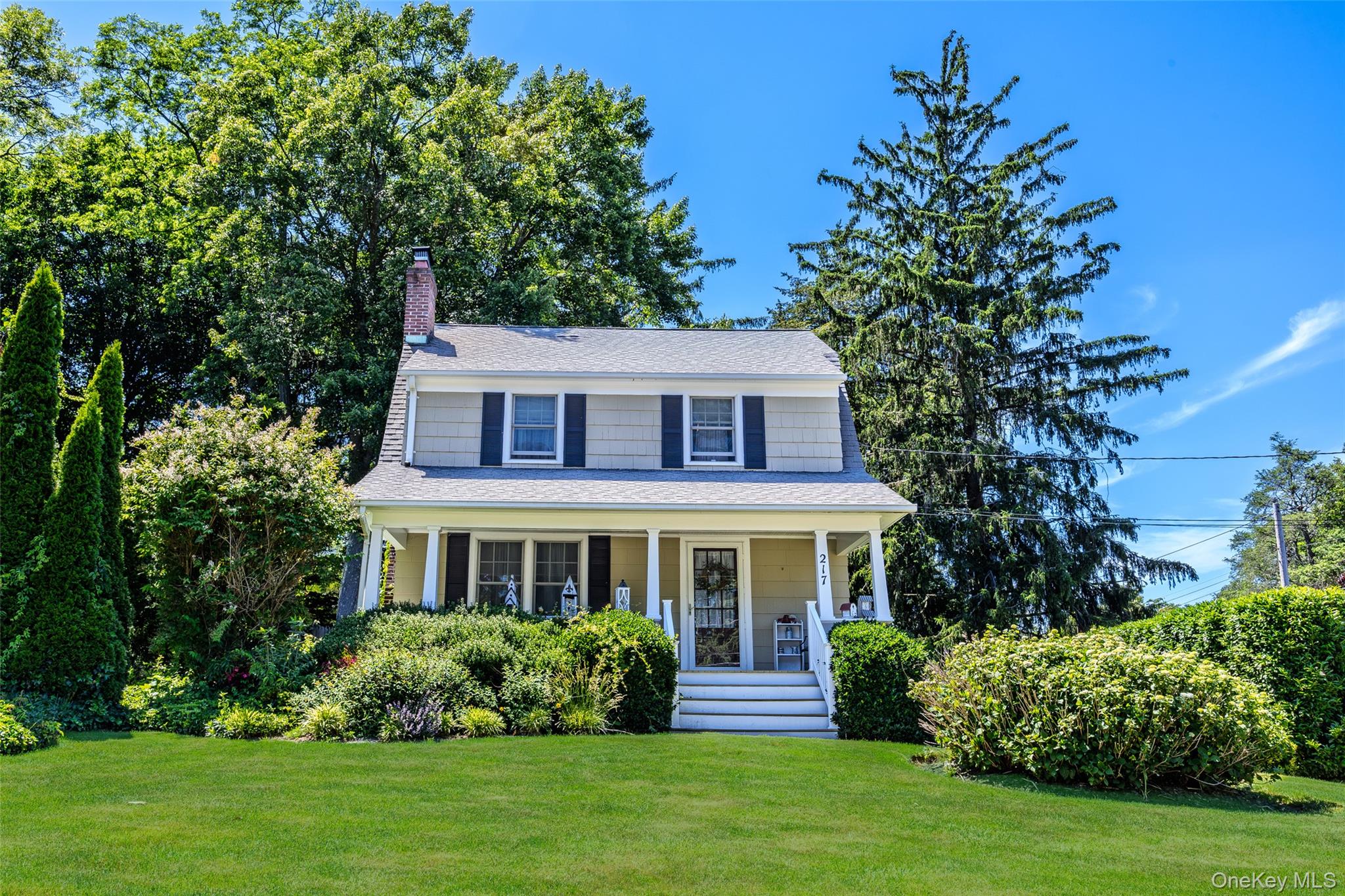 217 Soundview Road Huntington, NY 11743 - Photo 3 of 50