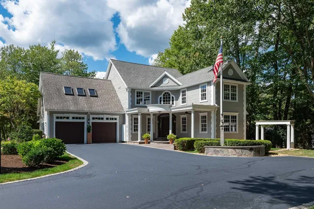 $1,399,000 | 4 Kildary Drive, Stratham, NH 03885