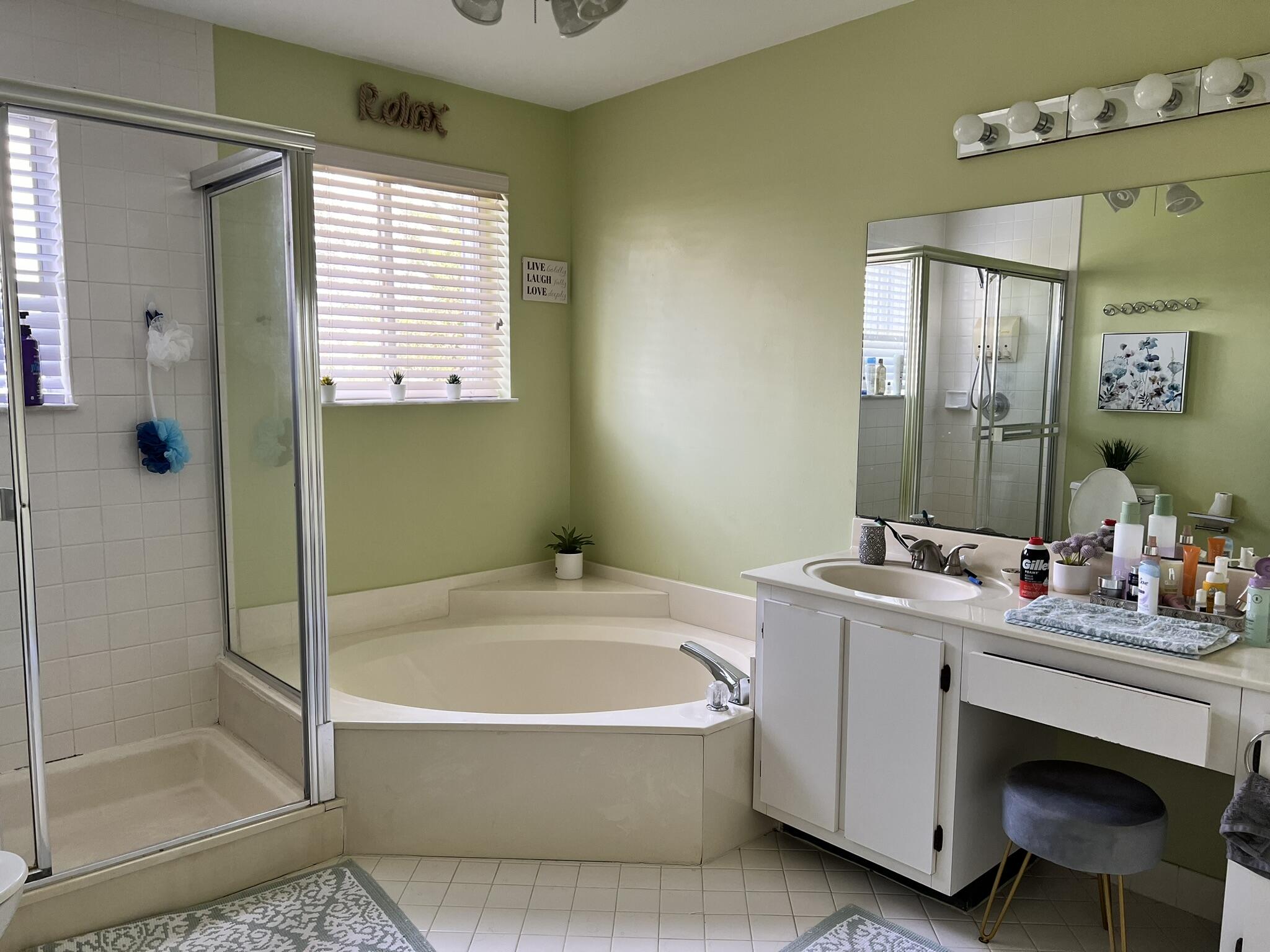 6787 Via Regina Boca Raton, FL 33433 - Photo 22 of 39 Primary Bath
