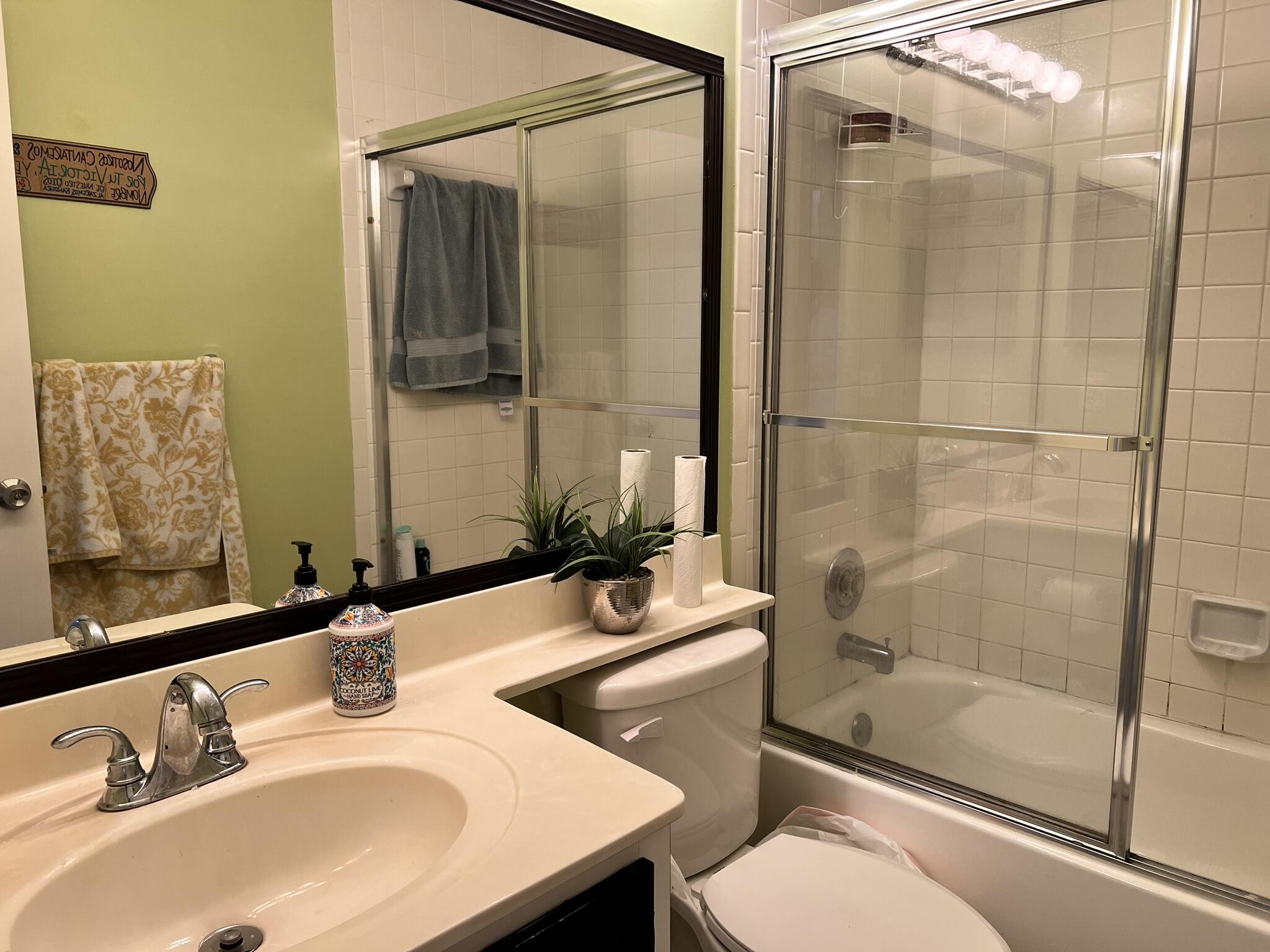 6787 Via Regina Boca Raton, FL 33433 - Photo 28 of 39 Second Bathroom