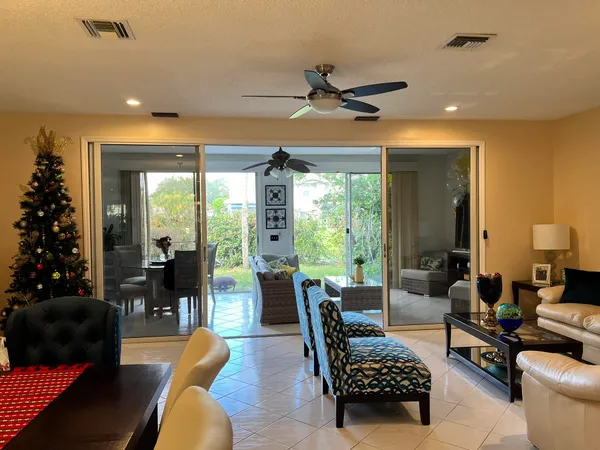 $3,500 | 6787 Via Regina, Boca Raton, FL 33433