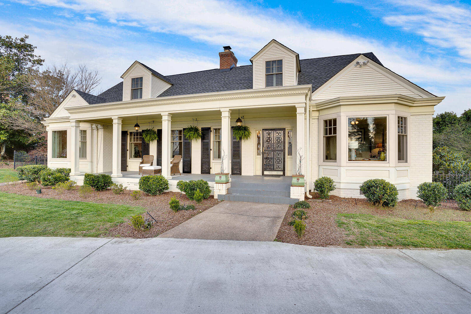 584 South Crest Road Chattanooga, TN 37404 - Photo 2 of 67 584-S-Crest-Rd-MLS-Photos-2