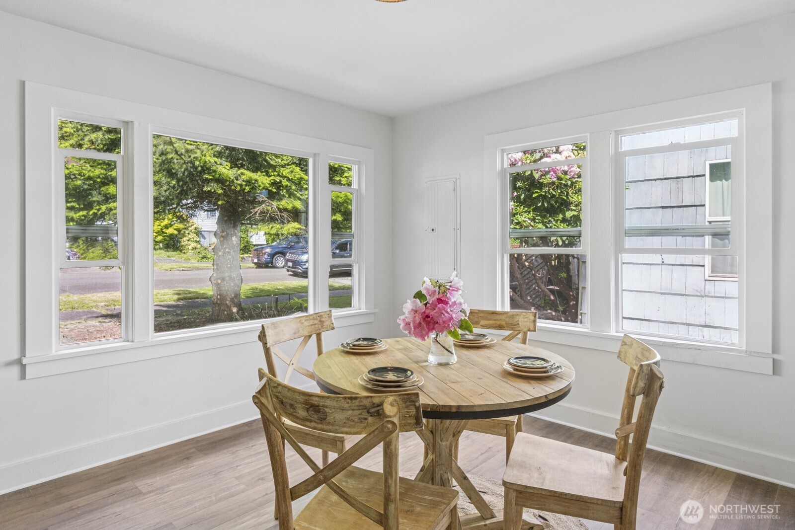 2640 Queets Avenue Hoquiam, WA 98550 - Photo 3 of 28 a view of a dining room with a table and chairs