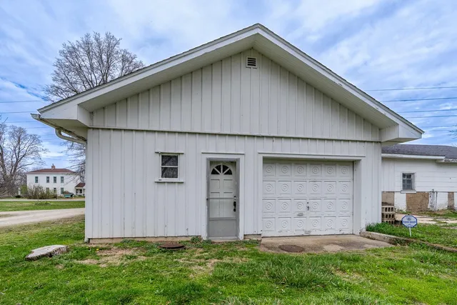 $375,000 | 501 East Alquina Road, Connersville, IN 47331