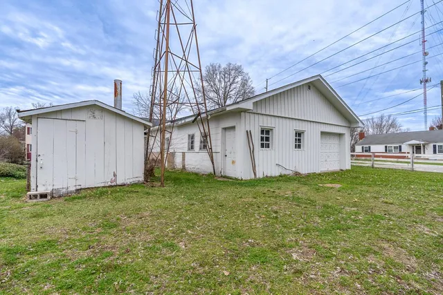 $375,000 | 501 East Alquina Road, Connersville, IN 47331