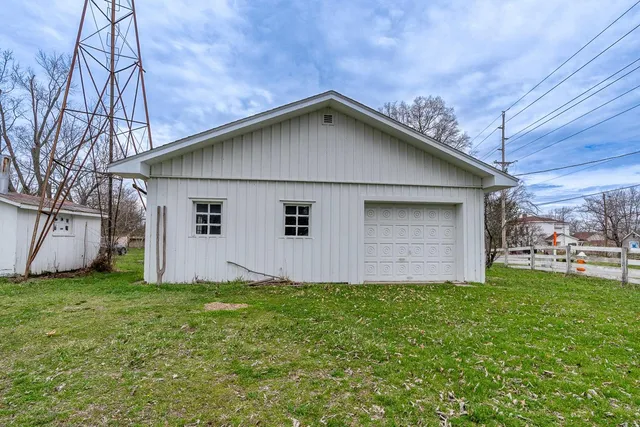 $375,000 | 501 East Alquina Road, Connersville, IN 47331