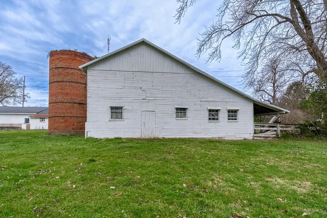 $375,000 | 501 East Alquina Road, Connersville, IN 47331