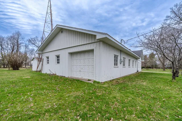 $375,000 | 501 East Alquina Road, Connersville, IN 47331