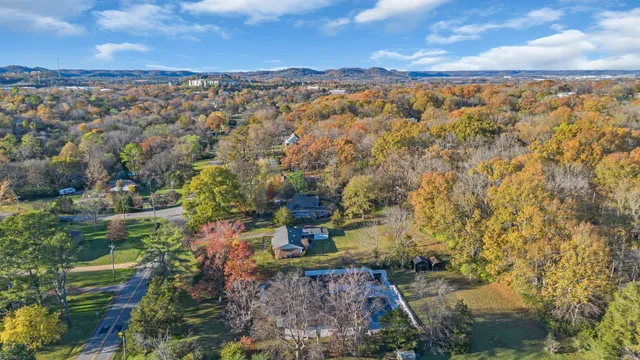 $1,650,000 | 818 Bresslyn Road, Nashville, TN 37205