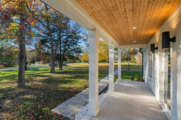 $1,550,000 | 818 Bresslyn Road, Nashville, TN 37205