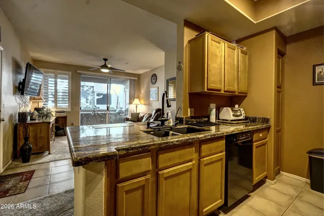 $250,000 | 3830 East Lakewood Parkway East, Unit 1038, Phoenix, AZ 85048