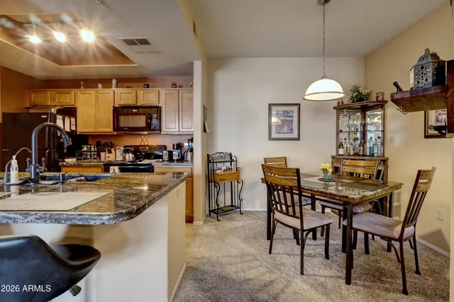 $250,000 | 3830 East Lakewood Parkway East, Unit 1038, Phoenix, AZ 85048
