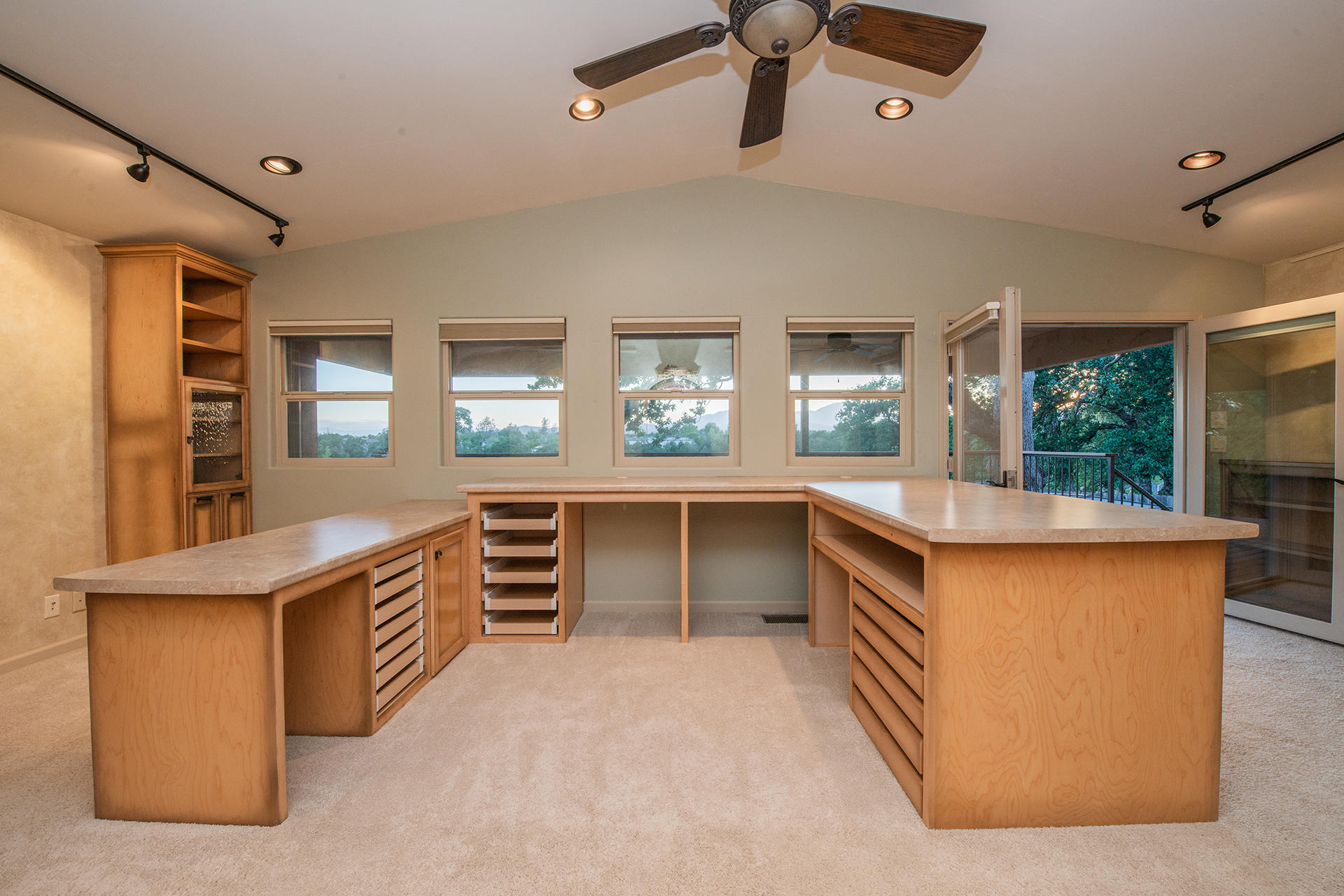 634 Ridge Road Redding, CA 96003 - Photo 18 of 33 Office / Art Studio Space