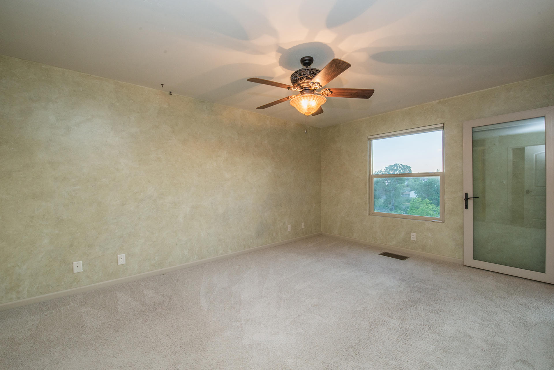 634 Ridge Road Redding, CA 96003 - Photo 24 of 33 Master Bedroom