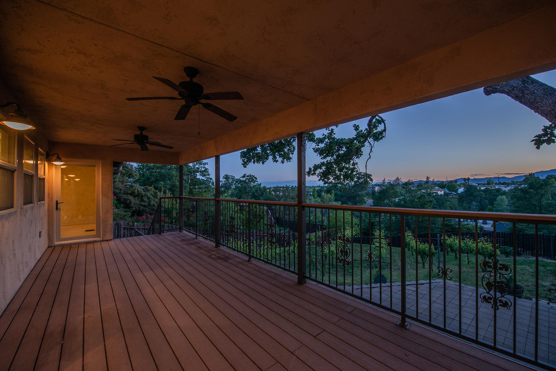 634 Ridge Road Redding, CA 96003 - Photo 28 of 33 Deck