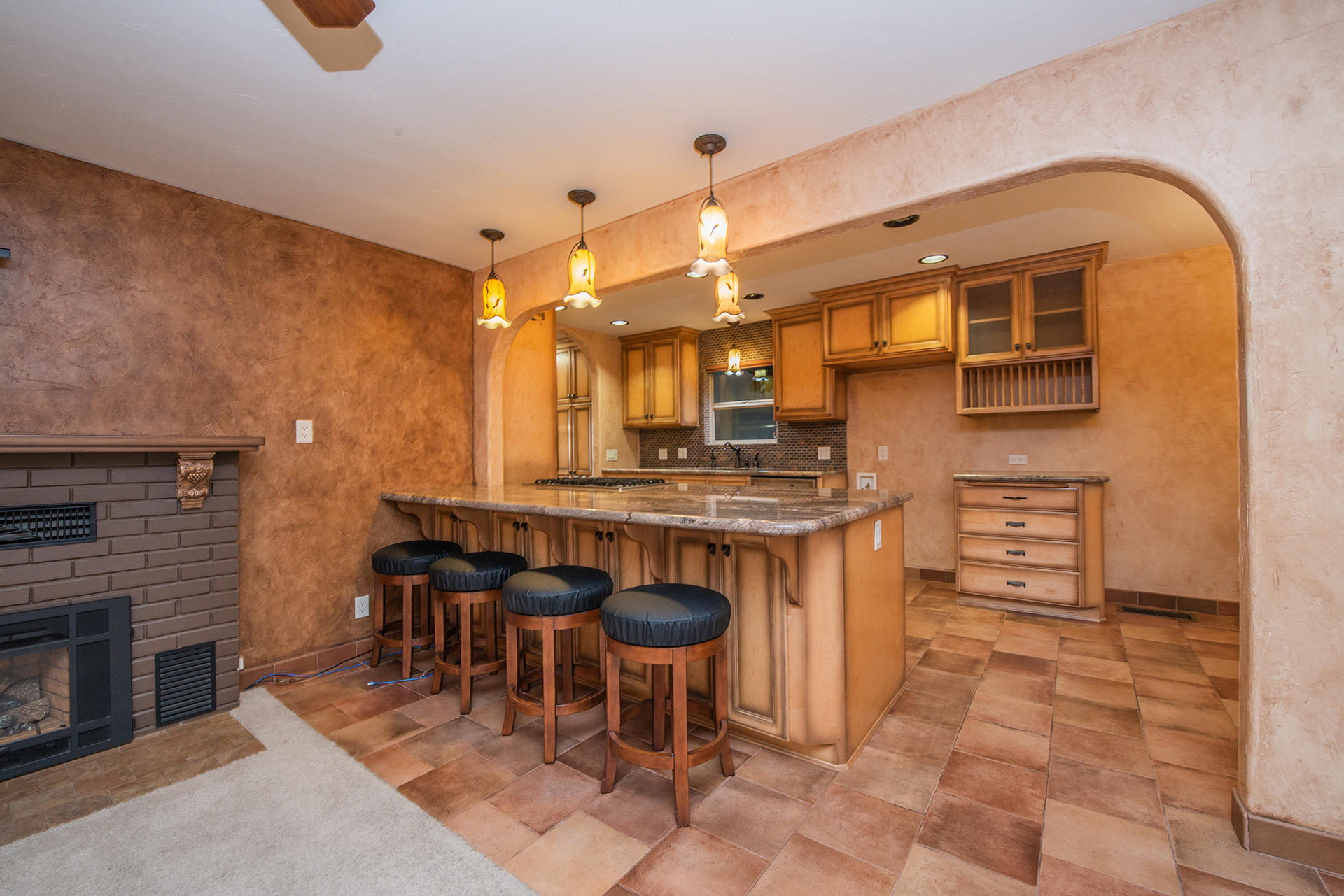 634 Ridge Road Redding, CA 96003 - Photo 7 of 33 Kitchen Area
