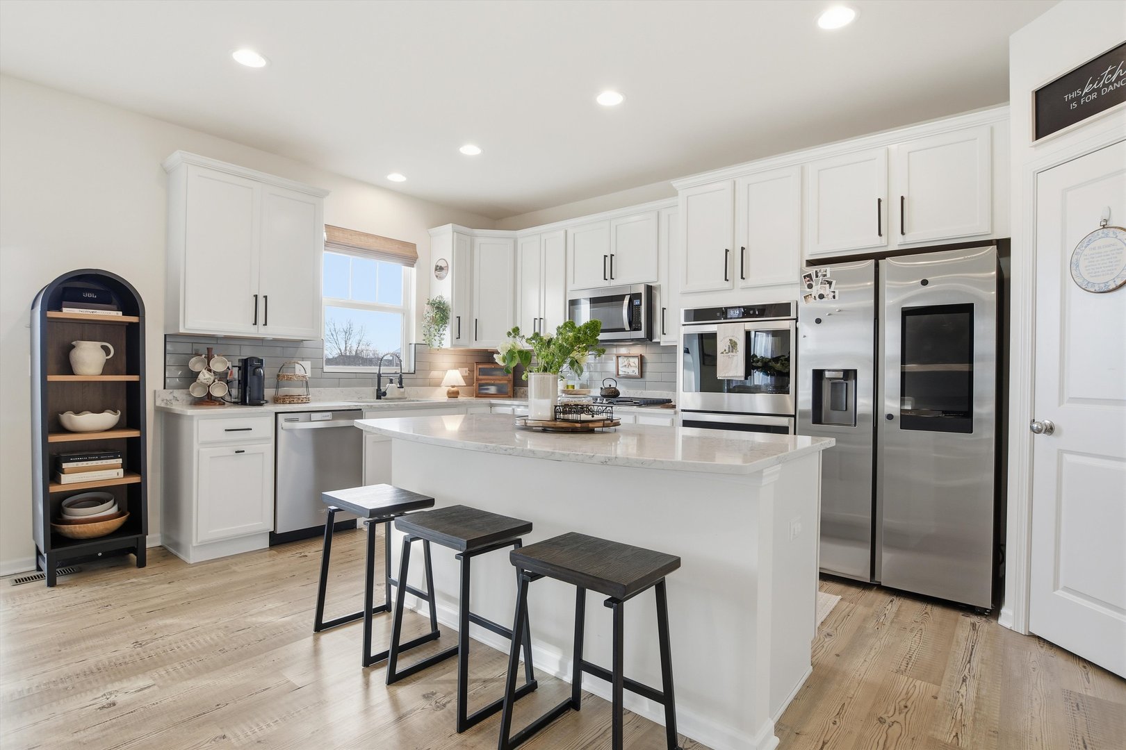 1229 Mariemont Road Sugar Grove, IL 60554 - Photo 10 of 32