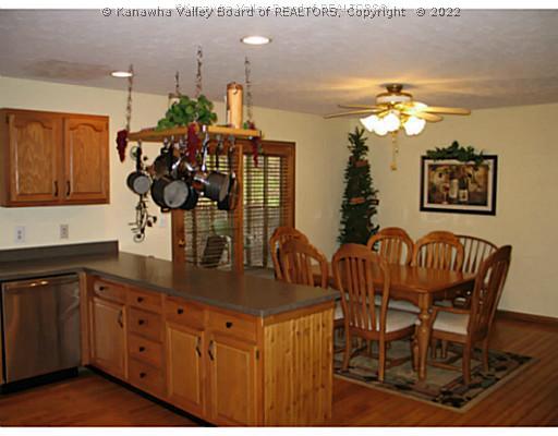 5 Sylvester Drive Winfield, WV 25213 - Photo 11 of 16 Dining Room.
