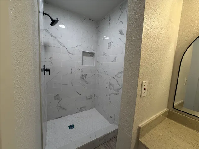 $1,800 | 9215 Loren Lane, Houston, TX 77040