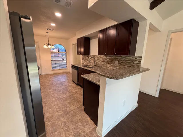 $1,800 | 9215 Loren Lane, Houston, TX 77040