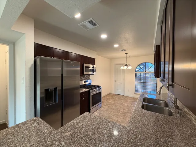 $1,800 | 9215 Loren Lane, Houston, TX 77040