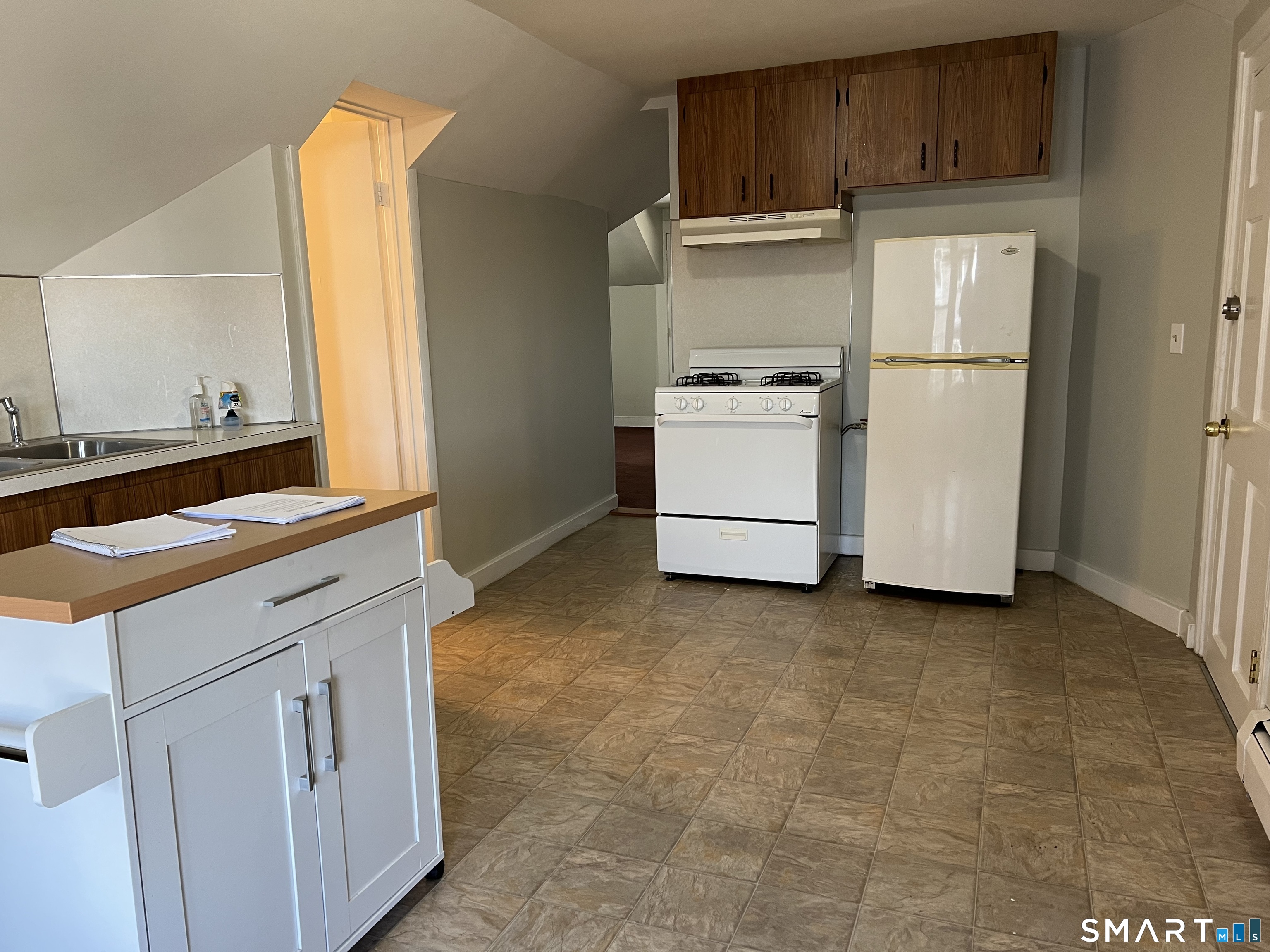 95 Sunnyside Avenue Waterbury, CT 06708 - Photo 17 of 27 3rd floor