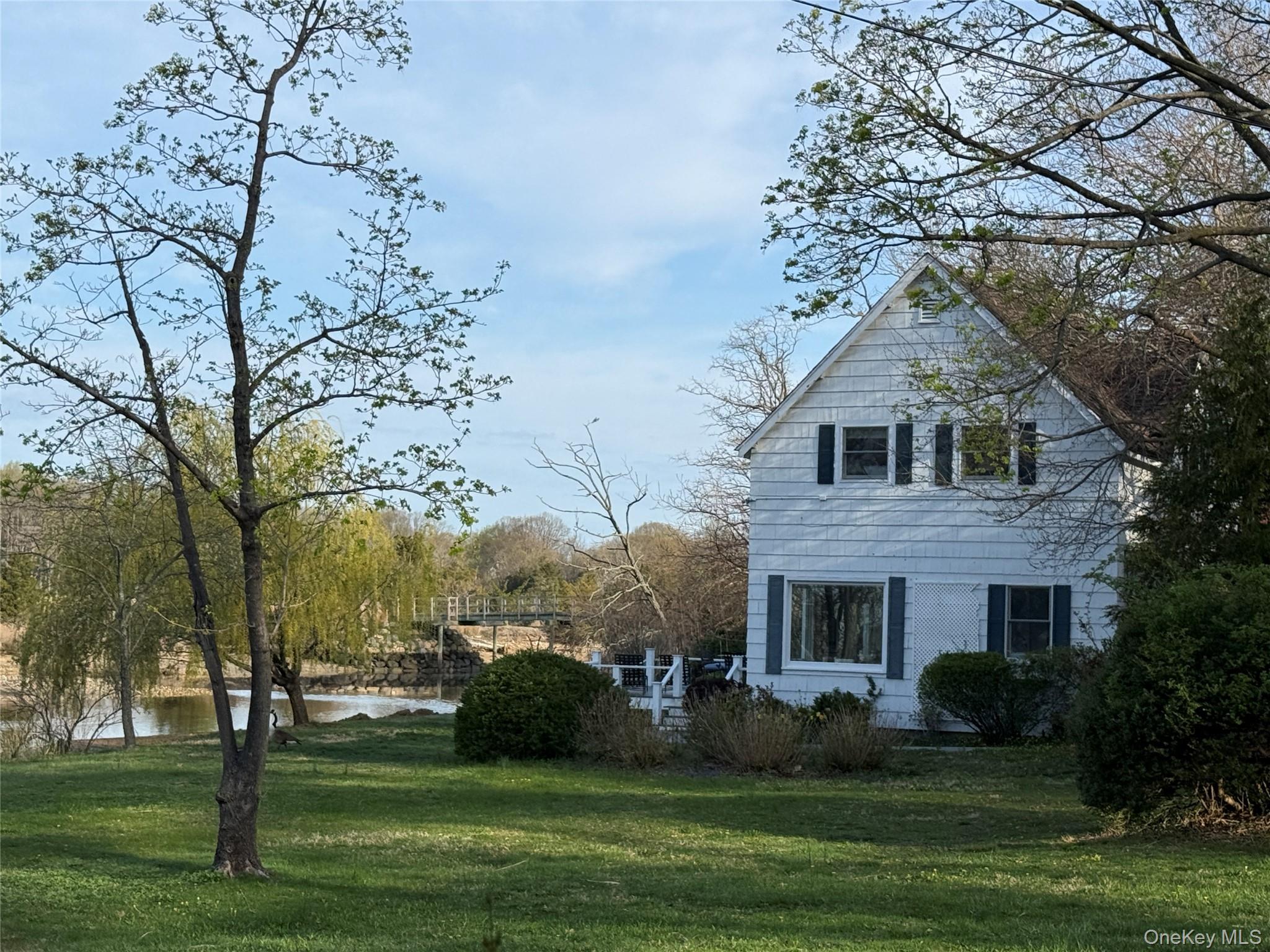 329 Centre Island Road Centre Island, NY 11771 - Photo 5 of 26