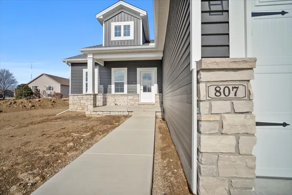 $469,900 | 807 Verkler Court, Bloomington, IL 61704