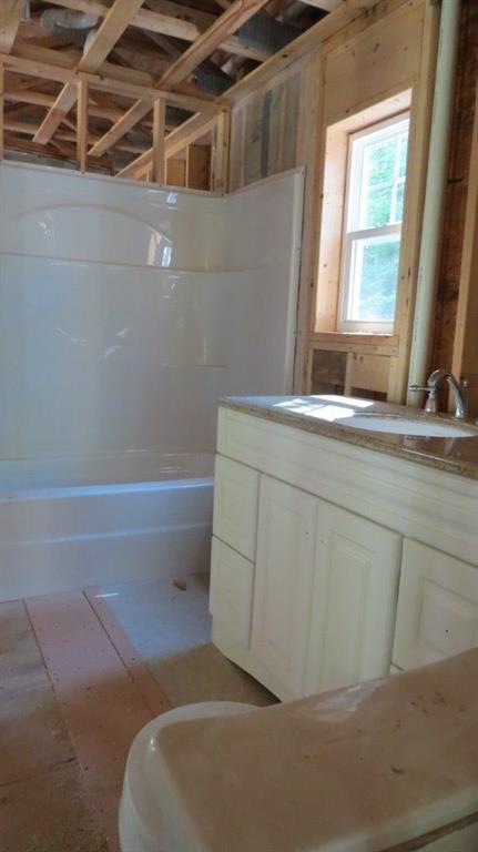 24 Pinecliffe Road Harrison, ME 04040 - Photo 10 of 32 First floor bath includes full...
