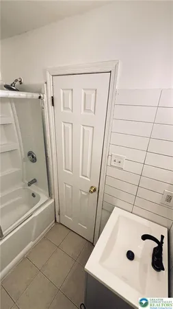 $1,350 | 1335 South Howard Street, Unit 2, Allentown, PA 18103