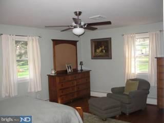 492 Weadley Road Wayne, PA 19087 - Photo 3 of 6