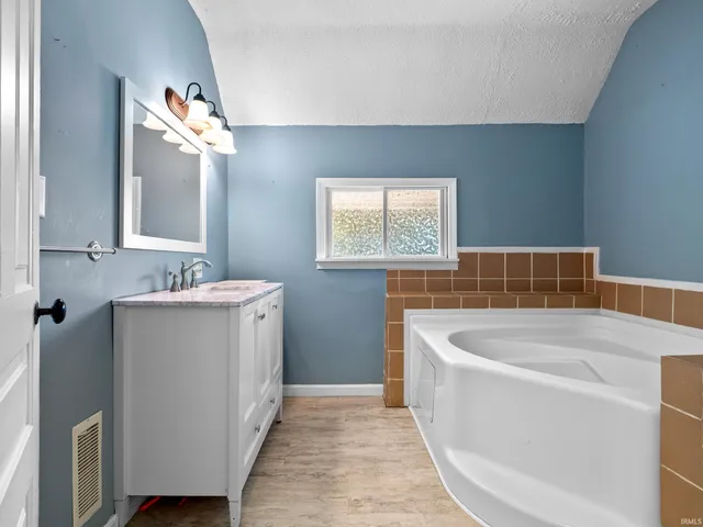 $199,500 | 308 East Broad Street, Angola, IN 46703