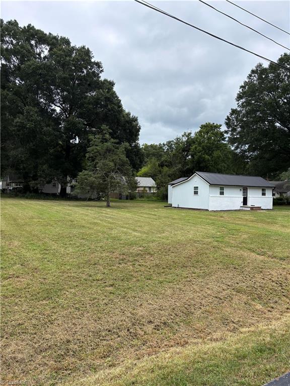 1007 Haled Street Eden, NC 27288 - Photo 2 of 16