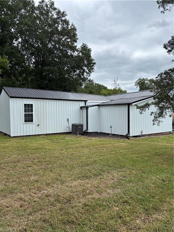 1007 Haled Street Eden, NC 27288 - Photo 3 of 16