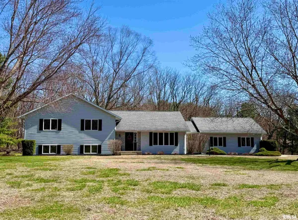 $349,900 | 107 Oakview Drive, Knoxville, IL 61448