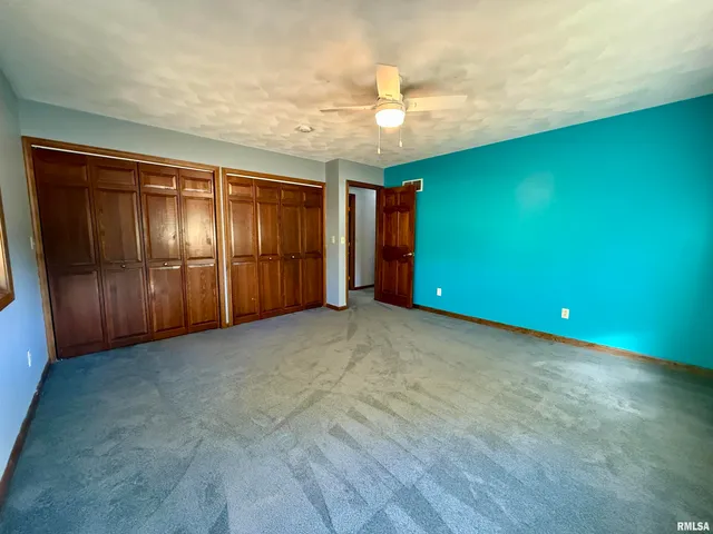 $359,900 | 107 Oakview Drive, Knoxville, IL 61448